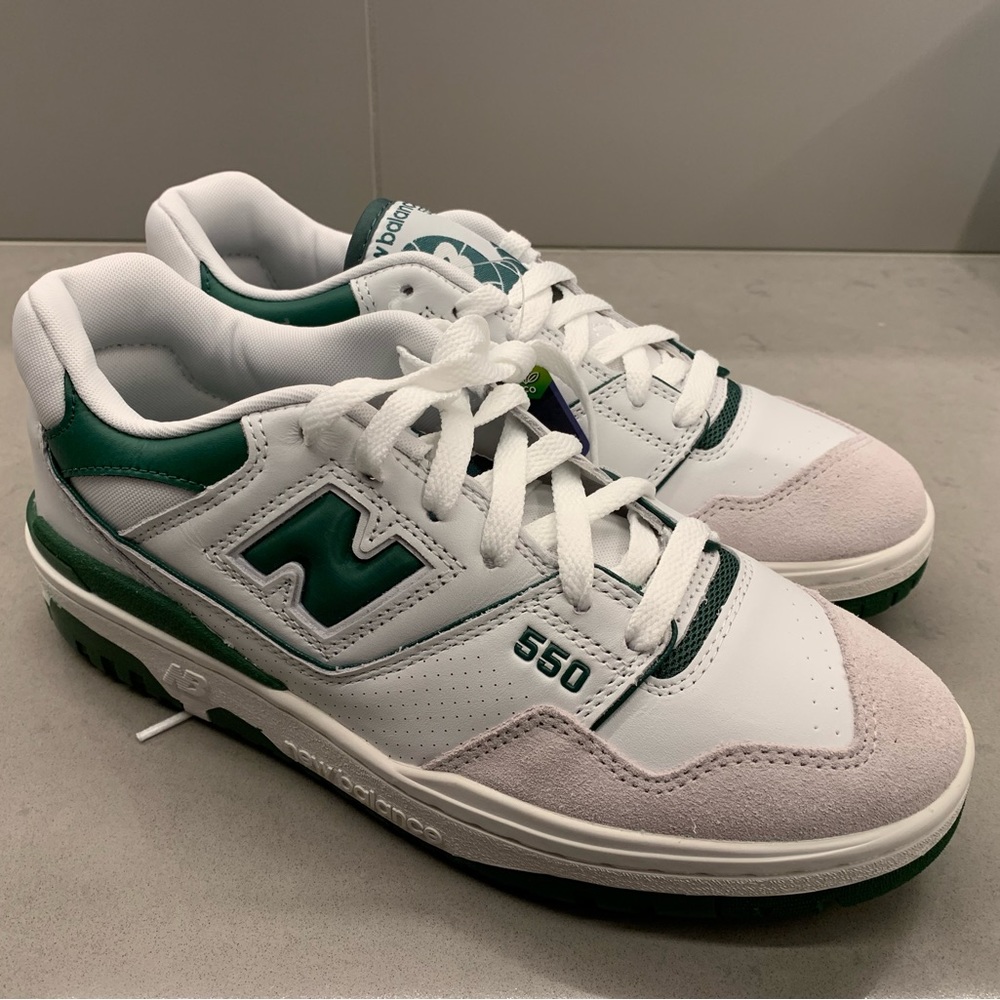 NEW BALANCE

NEW BALANCE 550 WHITE GREEN
